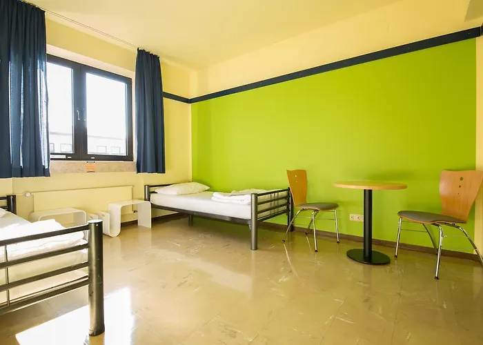 فندق Youtel Jugendhotel 2*